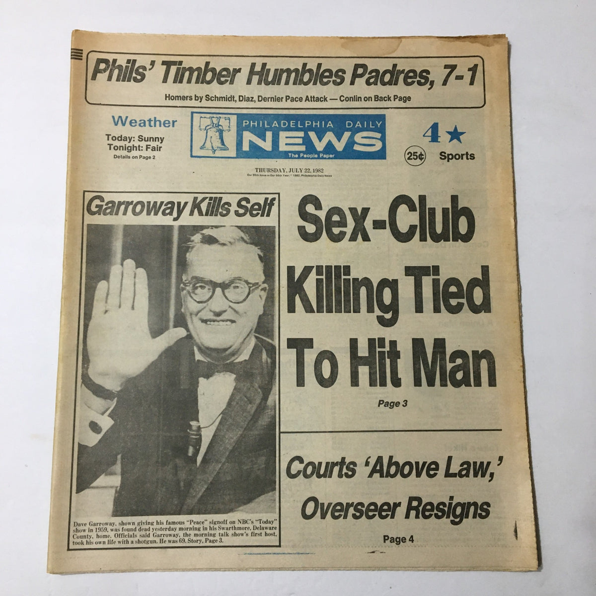 VTG Philadelphia Daily News July 22 1982 featuring headline 'Garroway Kills Self'. The cover shows a vintage newspaper with a photo of Dave Garroway, the television host, waving. The news of a tragic event is prominently displayed along with other headlines. Ideal for collectors of historical newspapers.