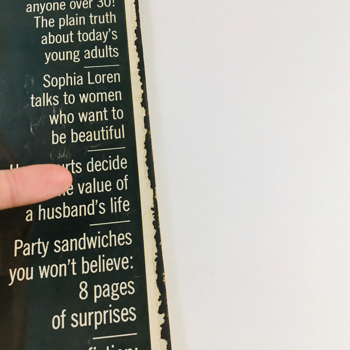 Detail of the text on Redbook Magazine June 1967 cover, highlighting Sophia Loren's beauty advice.