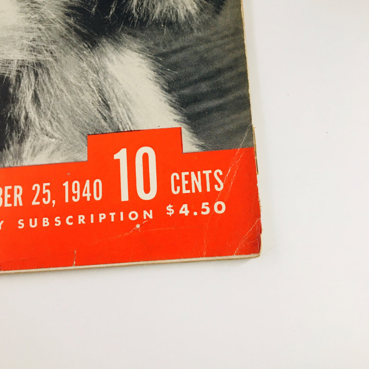 Close-up view of the VTG Life Magazine from November 25, 1940, showcasing the price of 10 cents and yearly subscription details.