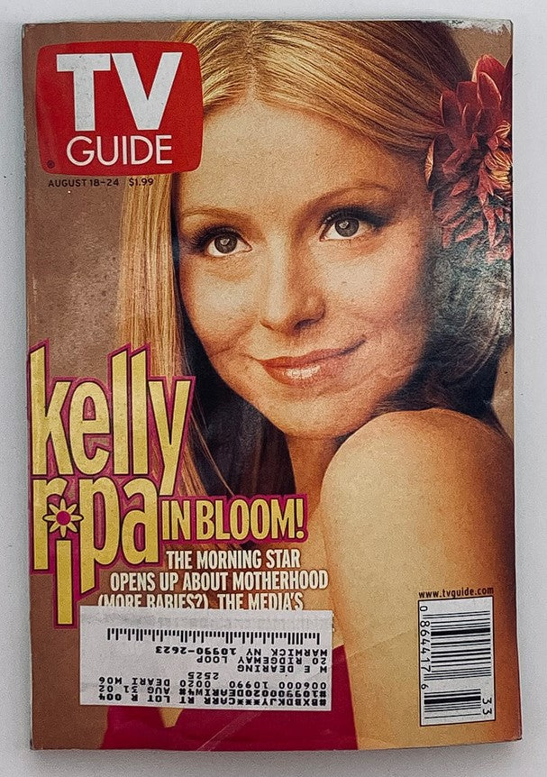 Cover of TV Guide Magazine August 18, 2001 featuring Kelly Ripa in Bloom, highlighting her beauty and charm as one of daytime television's favorite hosts.