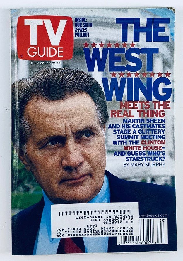 TV Guide Magazine cover from July 22, 2000 featuring Martin Sheen, star of The West Wing, discussing a summit meeting with the Clinton White House. This vintage collectible captures the essence of early 2000s television and is essential for fans of the show.