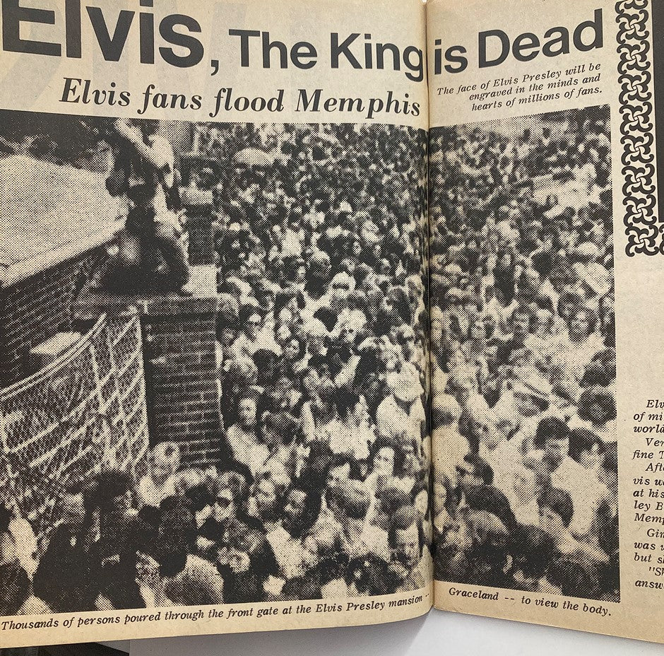 Inside spread of VTG 1977 Teen Bag Magazine reporting the news of Elvis Presley’s passing, depicting a crowd of mourning fans at Graceland.