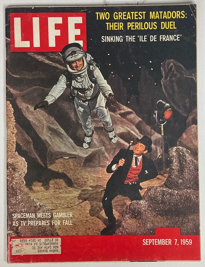 Cover of VTG Life Magazine September 7, 1959, featuring Bill Lundigan and Gene Barry with a space theme.