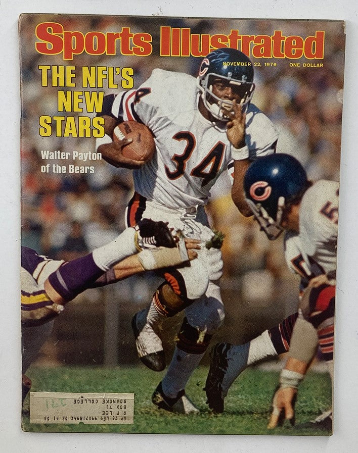 Cover of the VTG Sports Illustrated Magazine from November 22, 1976 featuring Walter Payton of the Chicago Bears, capturing a historical moment in NFL history.